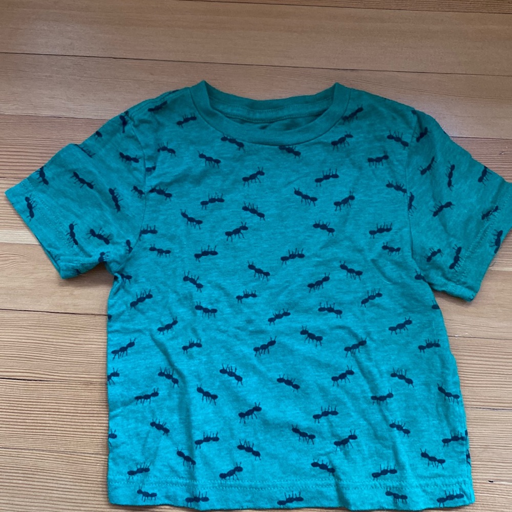 GUC tucker and Tate ant t-shirt. Super cute!